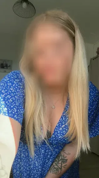 Camilla, 22