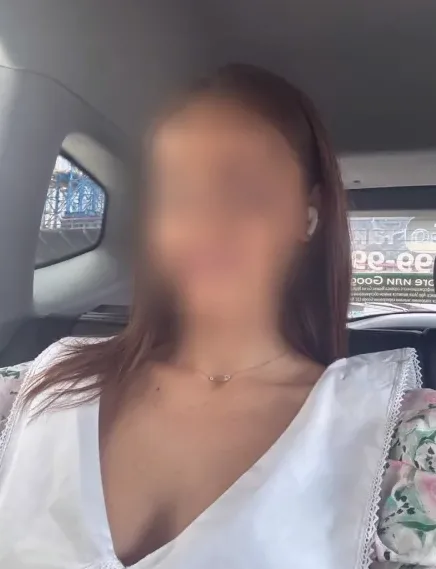 Cecilie, 35