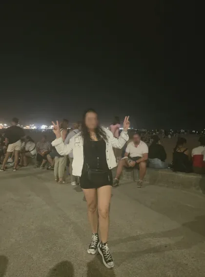 Ella, 37
