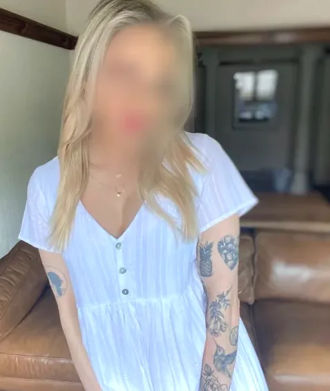 Jovana, 40