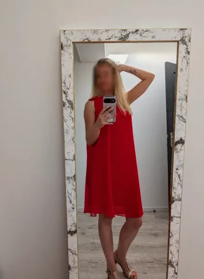 Laura, 30