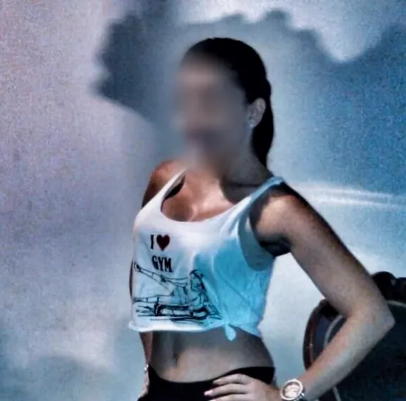 Nadia, 40