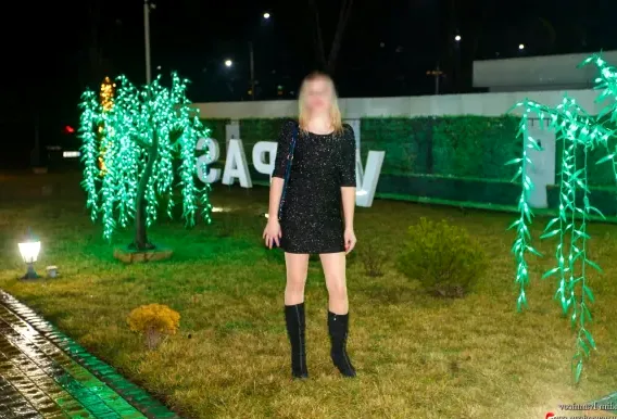 Sofia, 32