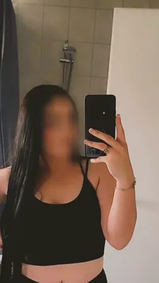 Winnie, 28