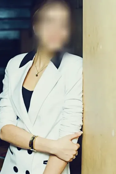 Pia, 30